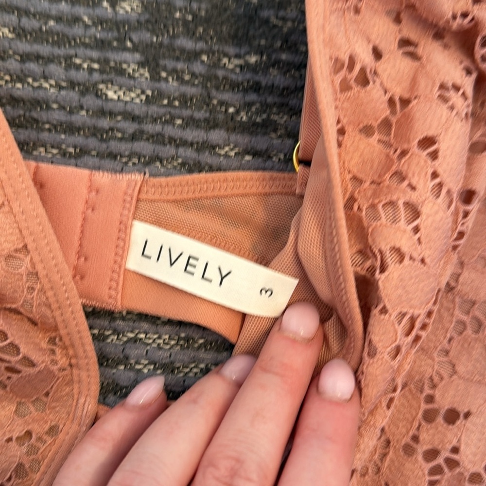 Lively Busty Bralette Shell Pink Lace Bra Adjustable Straps - Picture 6 of 7